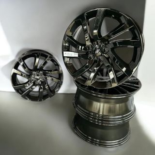 💎Na prodej 💎 🔥4x Nové originální alu kola Land Rover🔥 Rozteč: 5x120 Průměr: R20 ET: 47 Šířka disku: 8.5Jx20H2 Číslo dílu:...