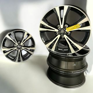 💎Na prodej 💎 🔥4x Nové originální alu kola Nissan Rozteč: 5x114,3 Průměr: R18 ET: 40 Šířka disku: 7Jx18H2 Číslo dílu:...